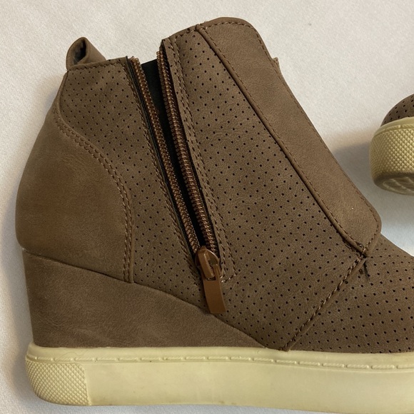 Wedge Taupe Colored Womens Wedge Size 6.5 - Picture 6 of 11